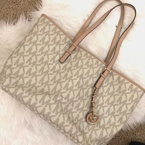 Michael Kors Jet Set Tote